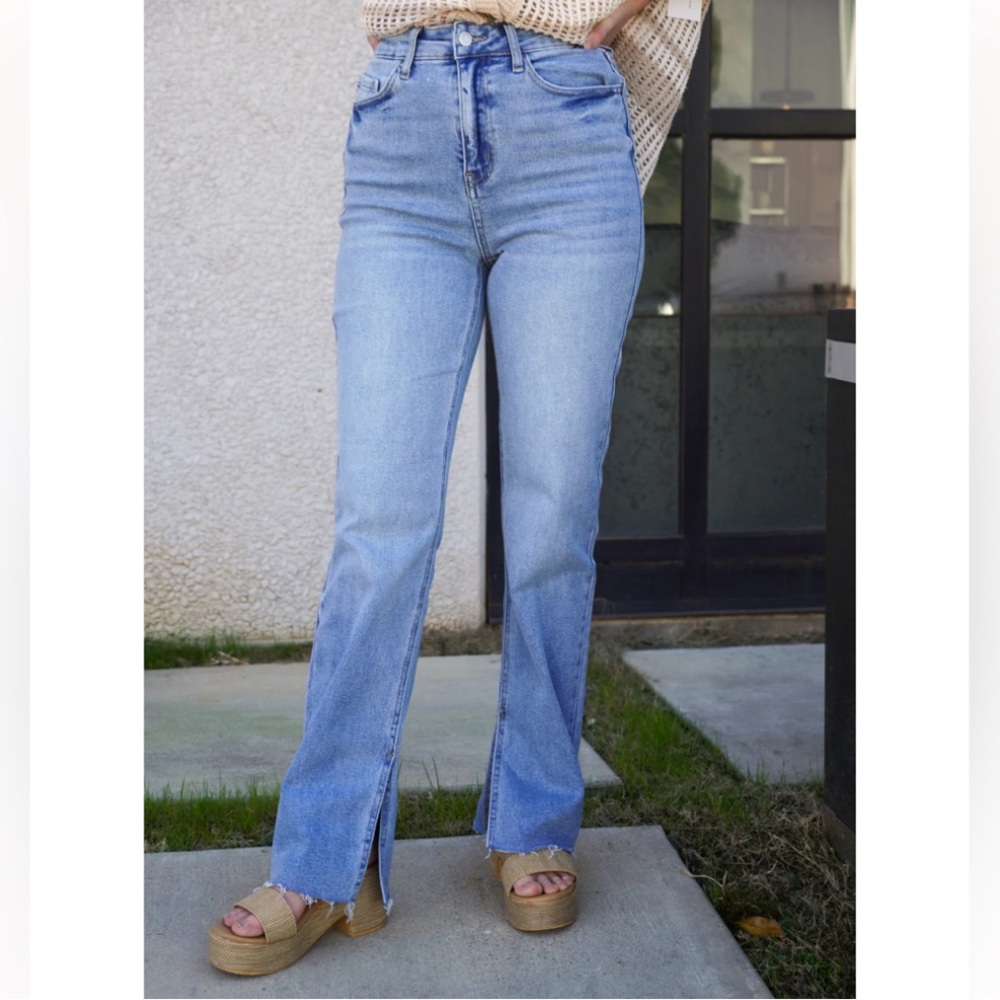 NWT Cello 90’s Straight Light Wash Jeans 9